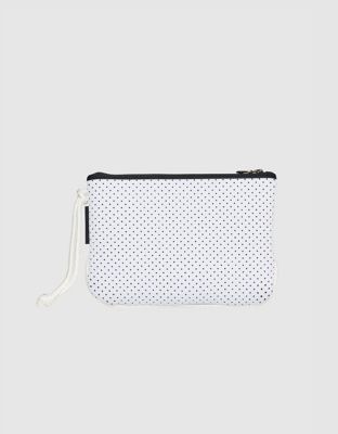伊勢丹新宿店先行販売　Ｈｅｒａｌｂｏｎｙ　ｘ　Ｅｖｅｒｙｄａｙ　ｍｅｄｉｕｍ　ｆｌａｔ　ｐｏｕｃｈ　ｉｎ　ｗｈｉｔｅ